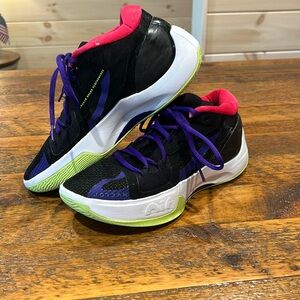 Nike Jordan Basketball Shoes. Adult Men size 8. EUC